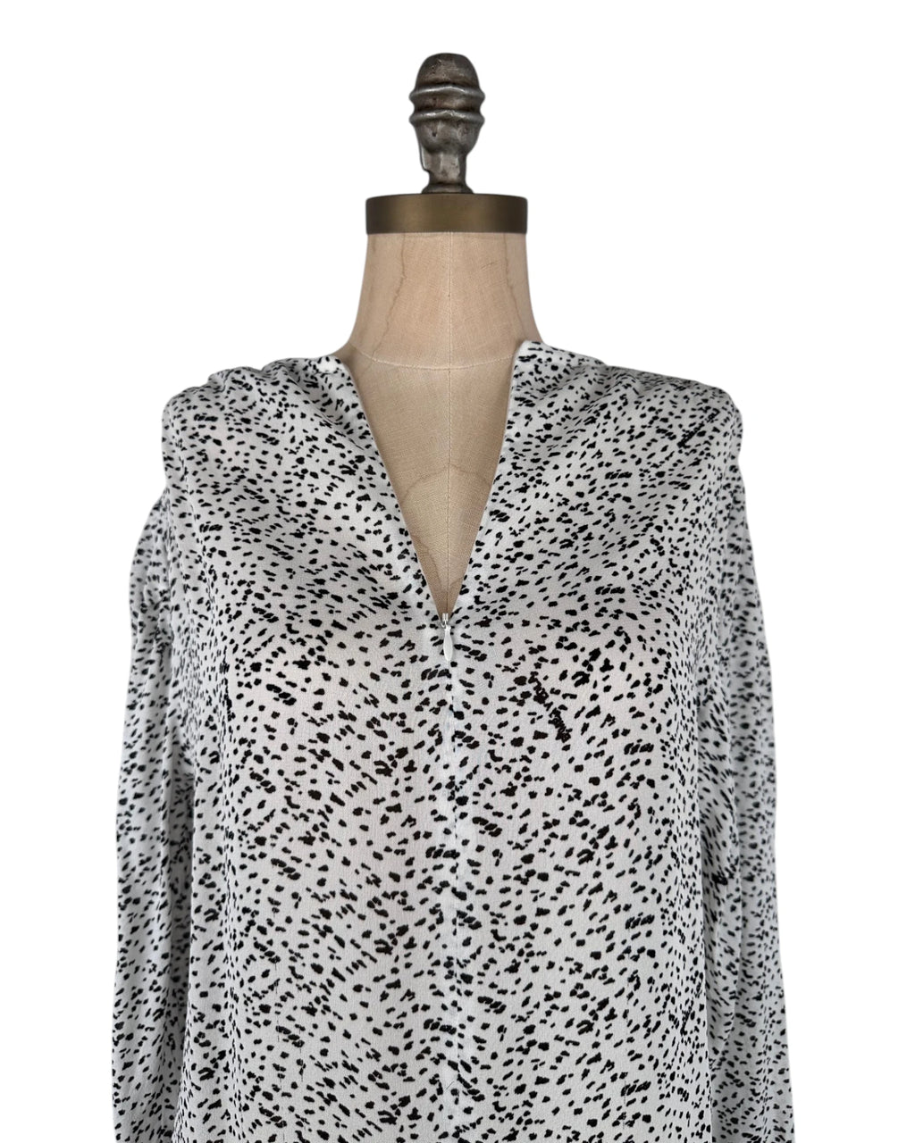 Blusa blanca y negra (2)