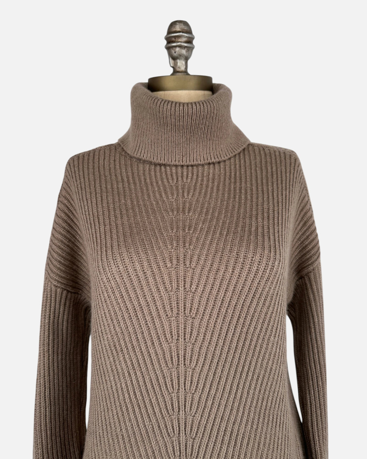 Jersey cuello alto marrón (2)
