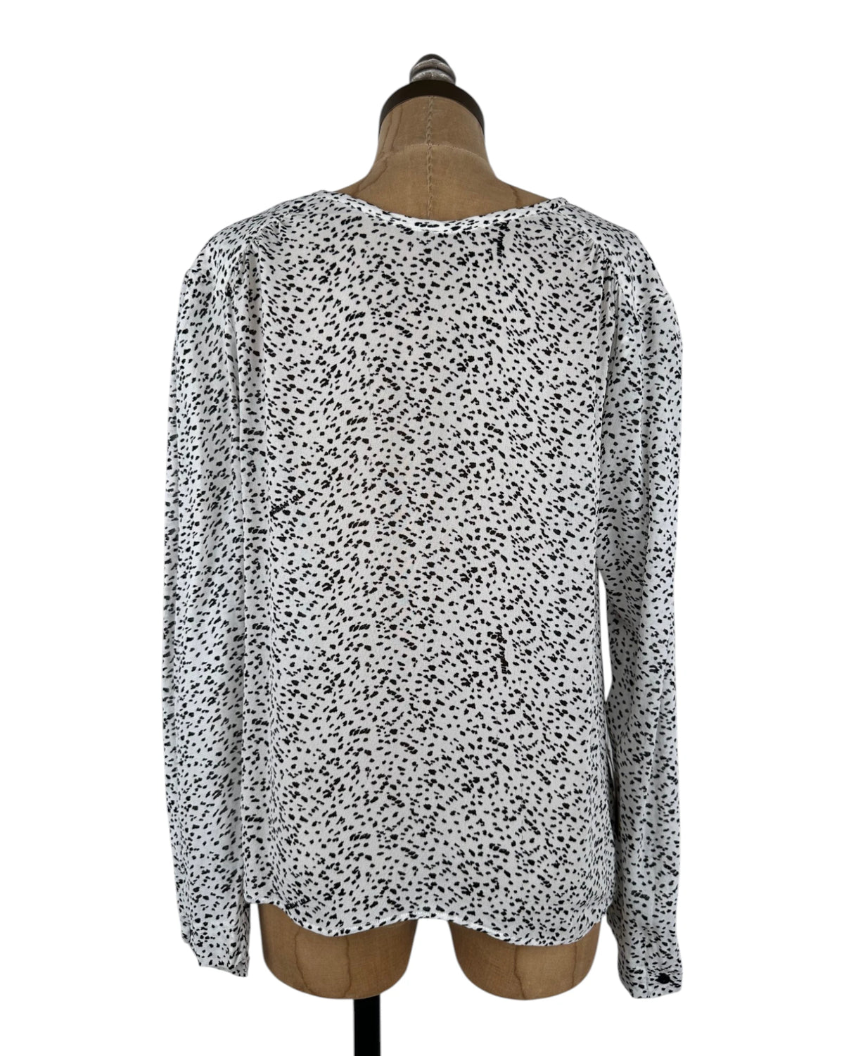 Blusa blanca y negra (4)
