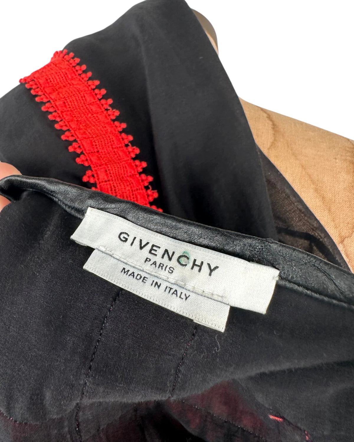 Blusa negra encaje rojo (4)