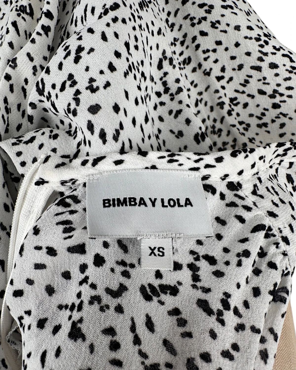 Blusa blanca y negra (5)
