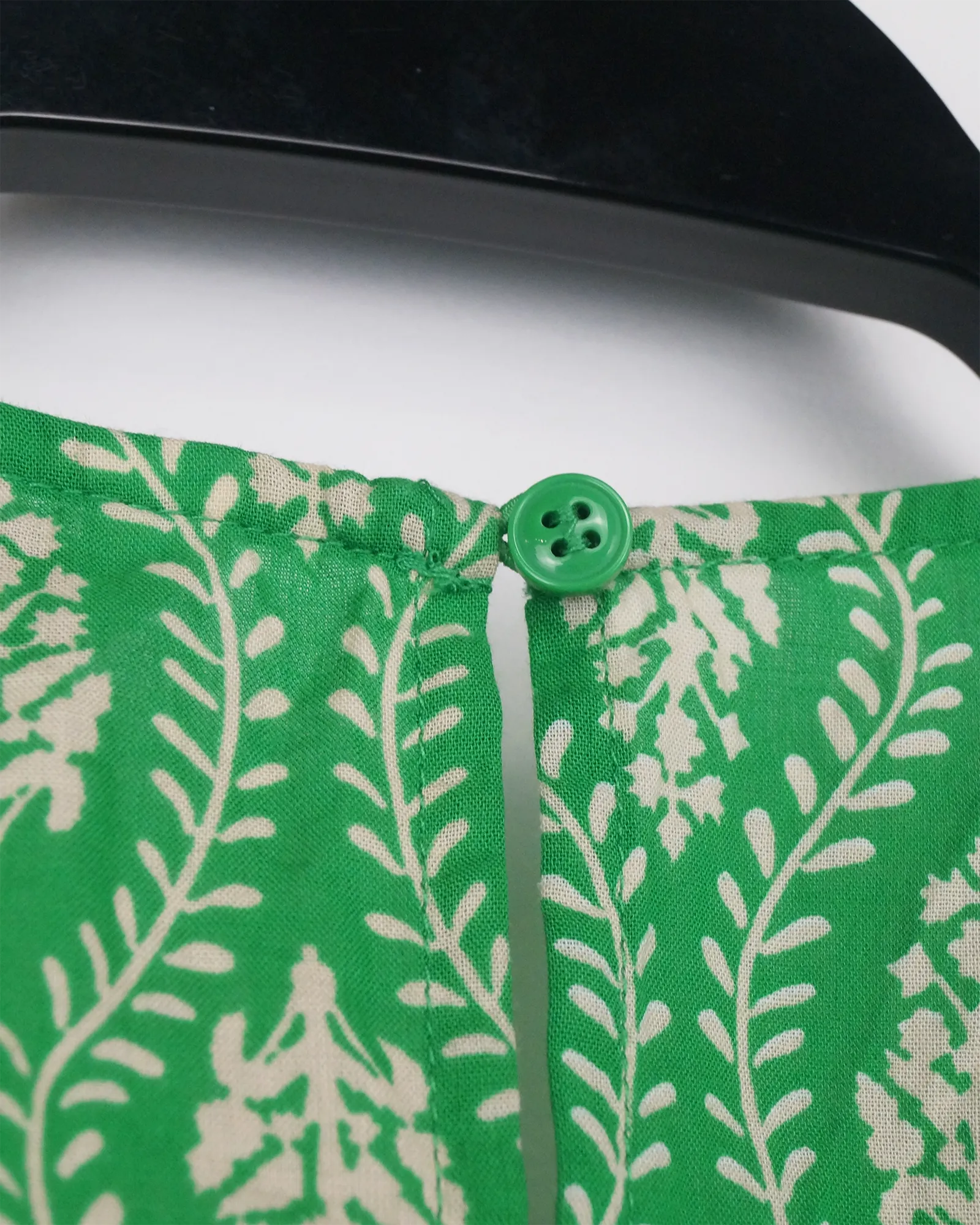 Blusa verde floreada