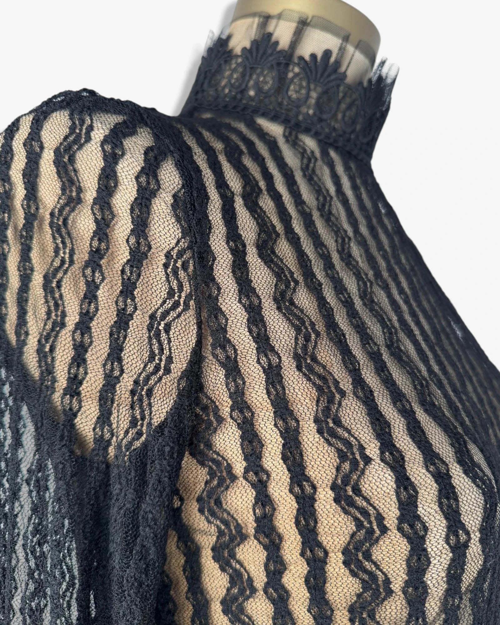 Camiseta negra encaje