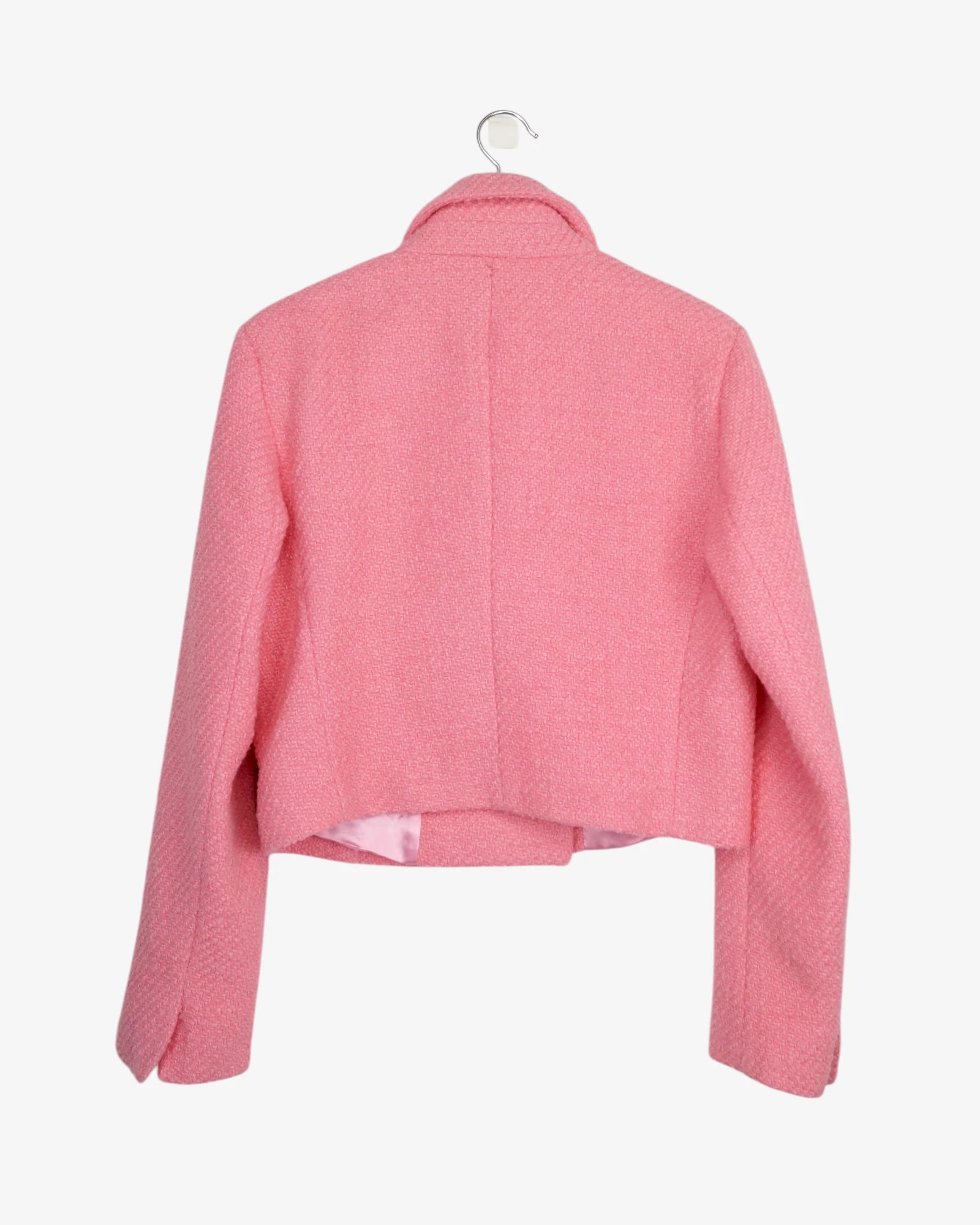 Chaqueta rosa estilo chanel