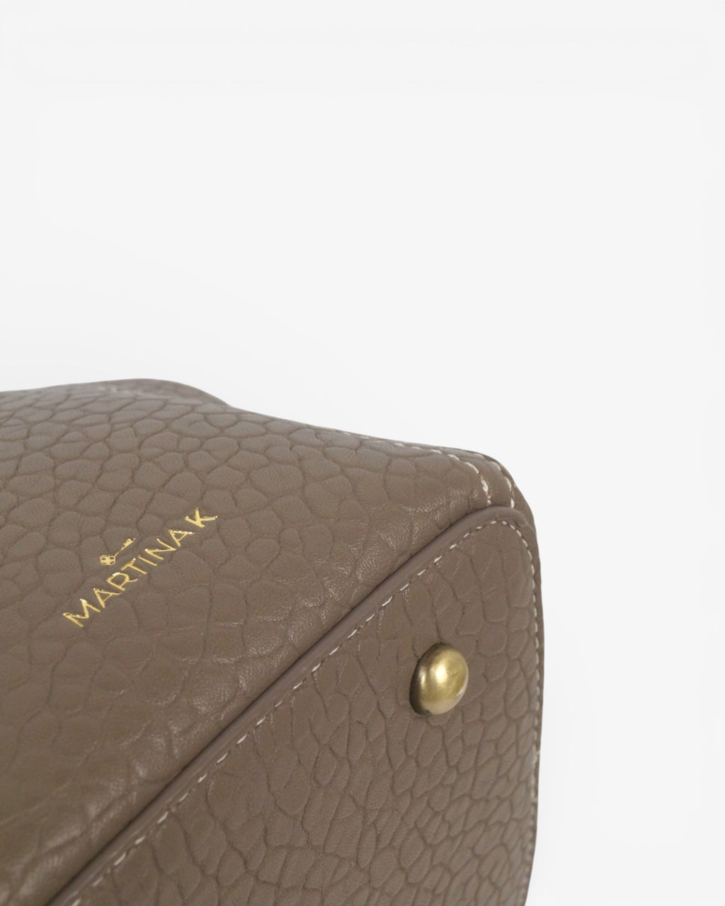 Bolso cruzado y mano