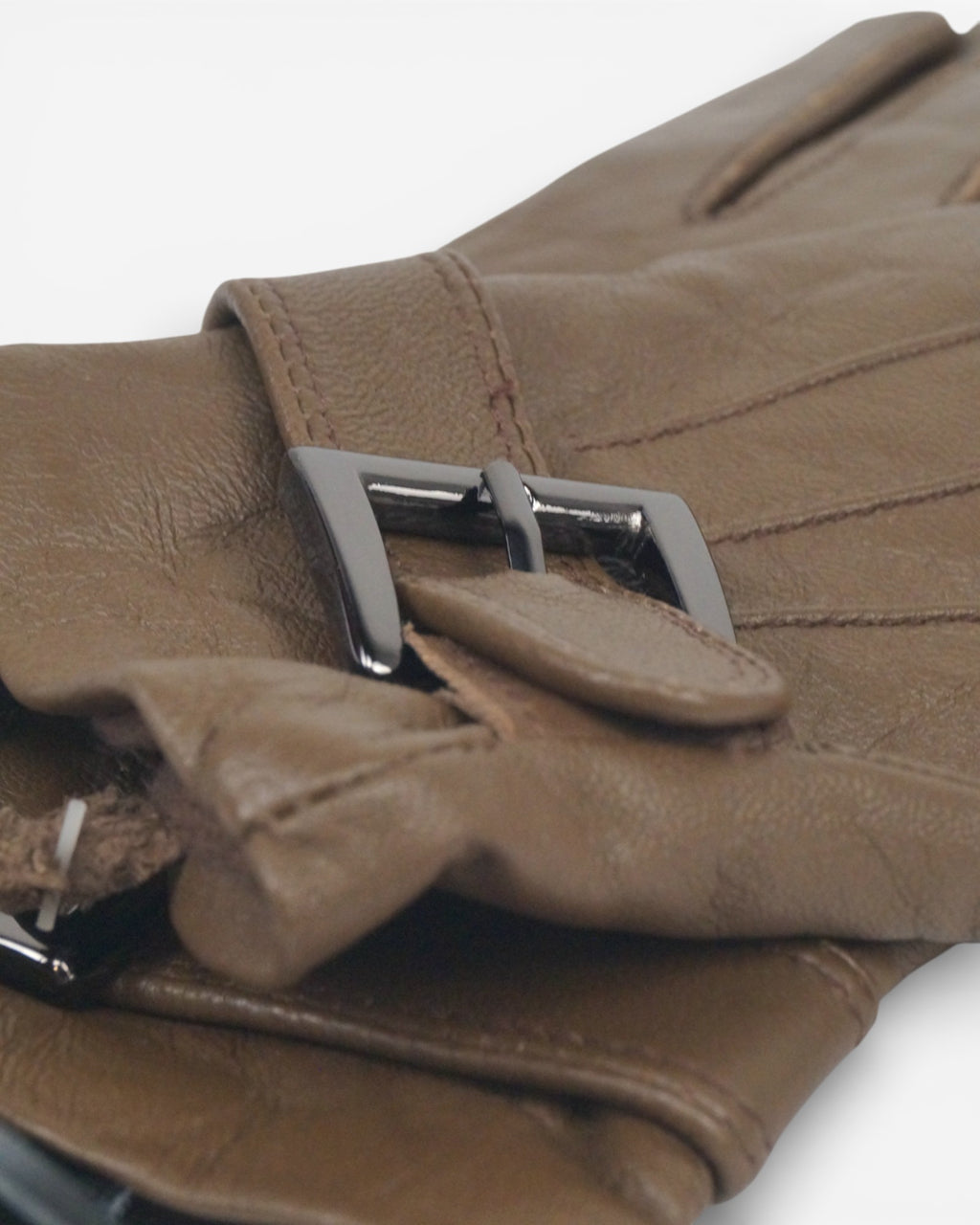Guantes de piel marrones