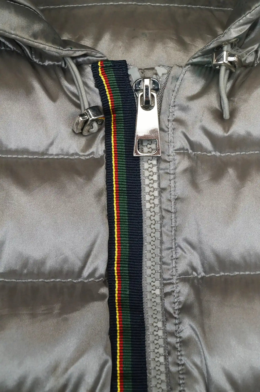 Anorak de plumas plateado