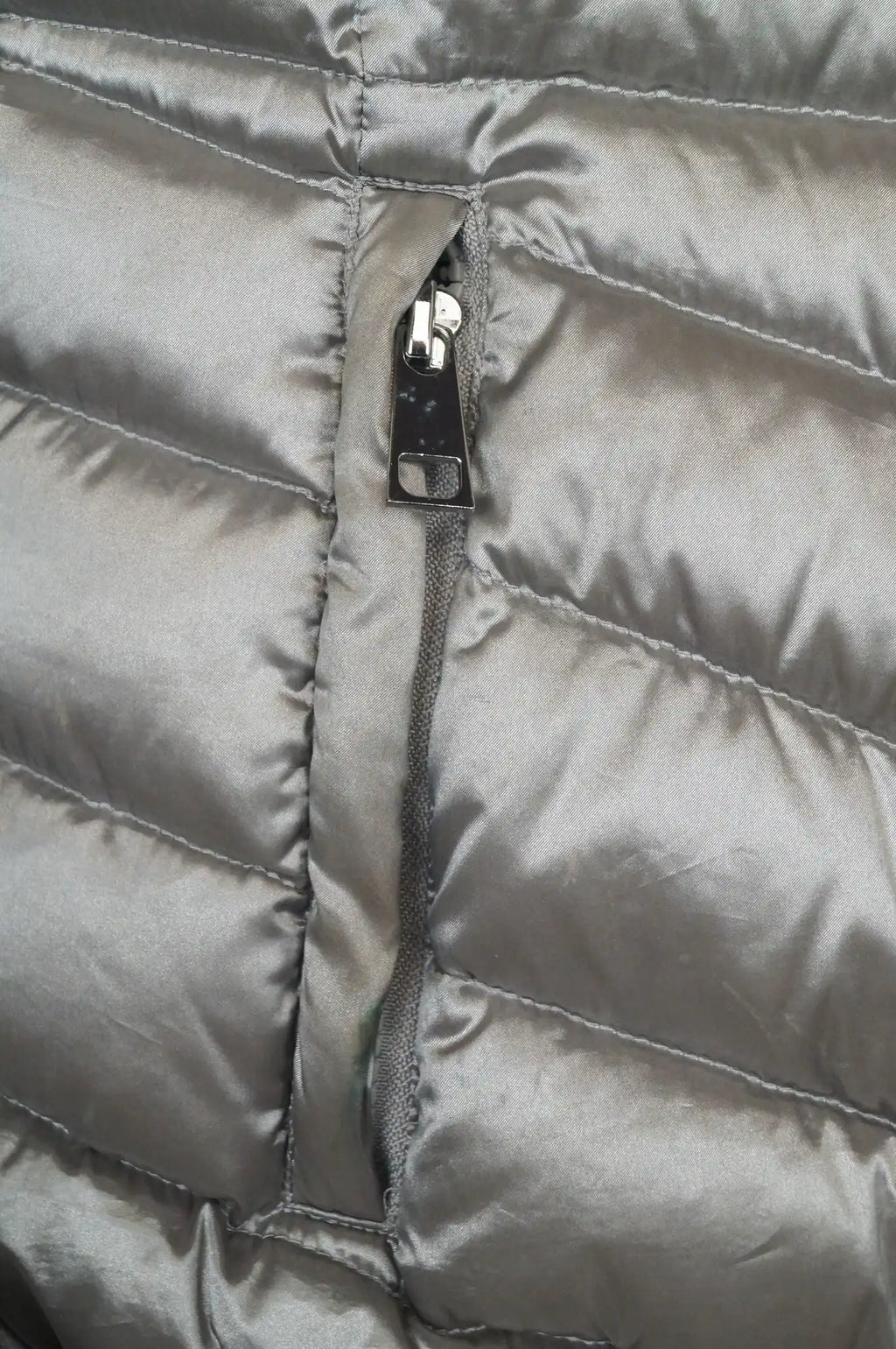 Anorak de plumas plateado