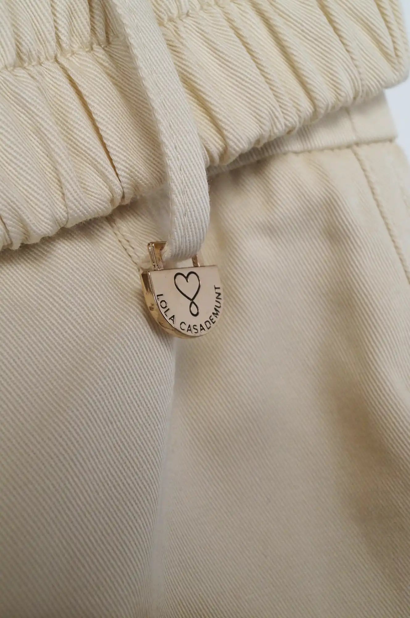 Pantalón crema