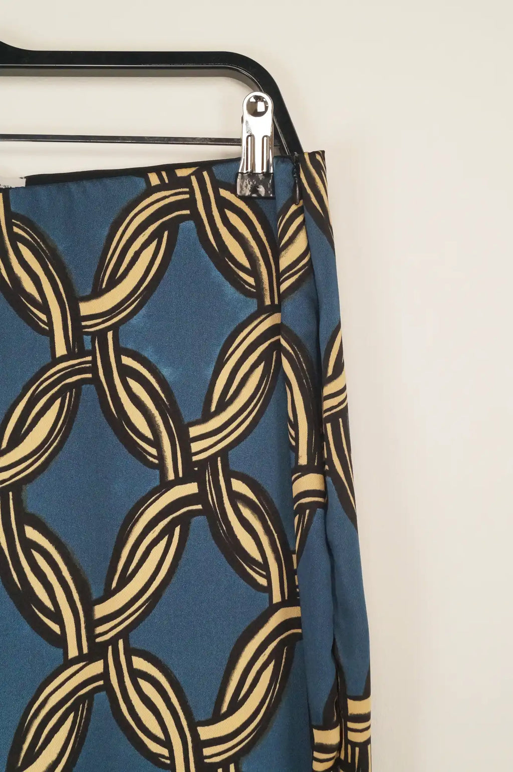 Pantalón satinado estampado