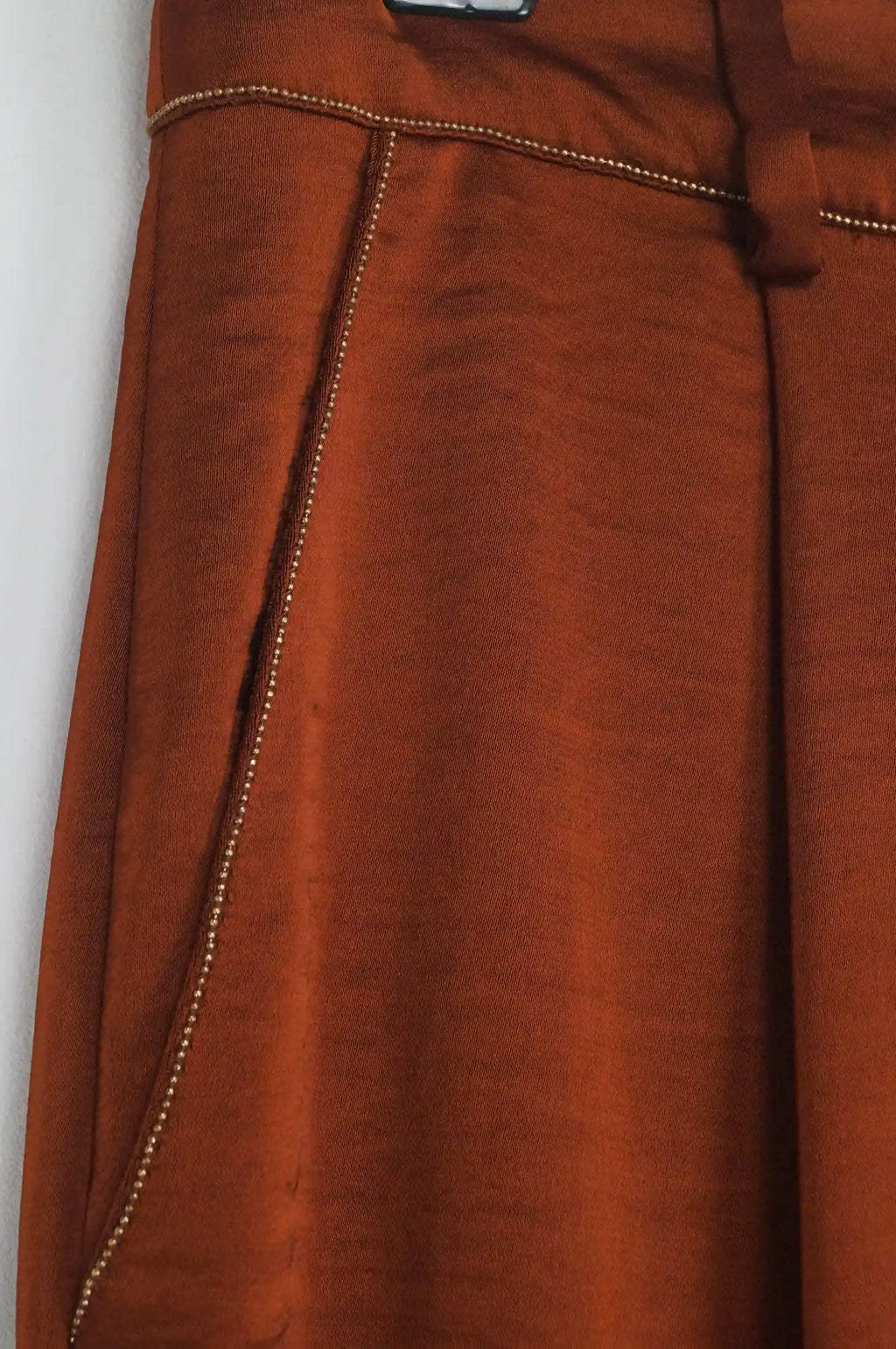 Pantalón satinado terracota
