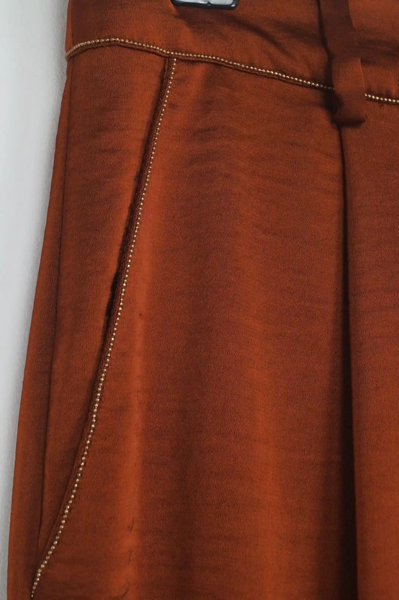 Pantalón satinado terracota