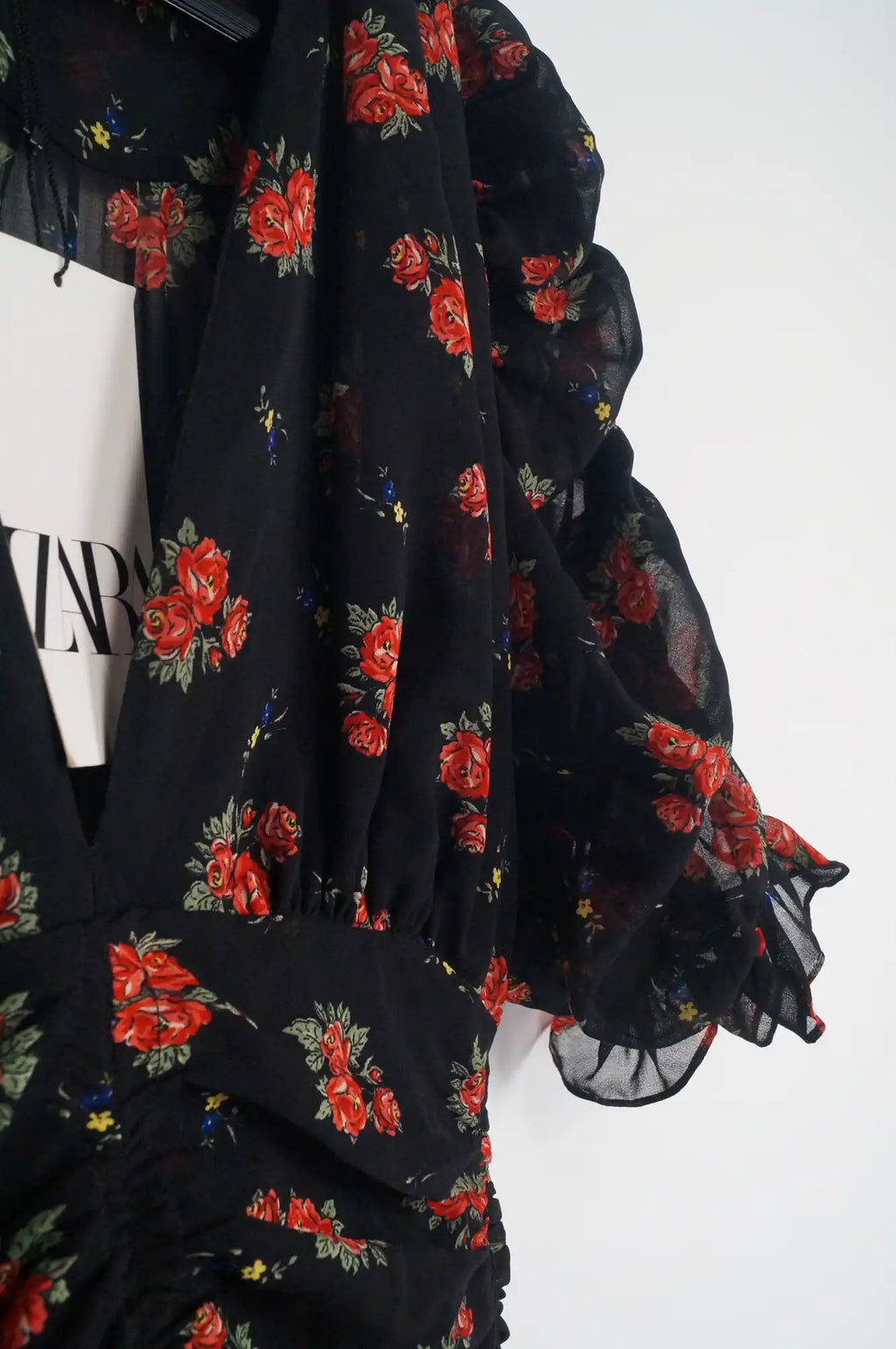 Vestido corto fruncido