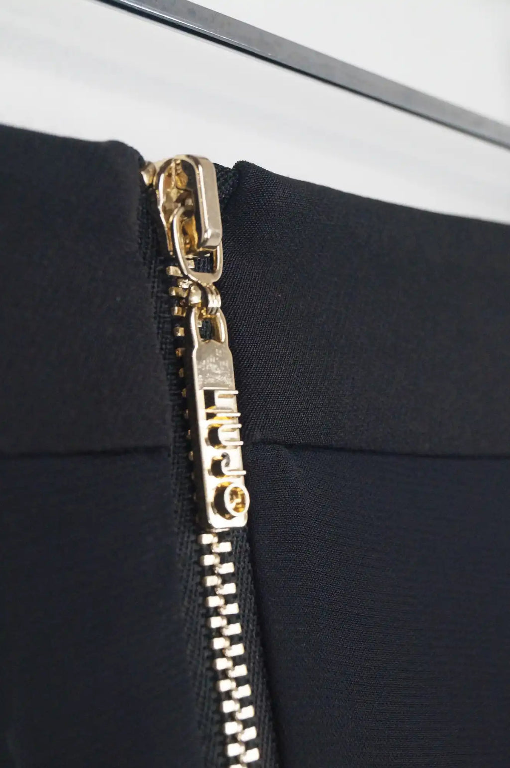 Vestido lentejuelas con faldón