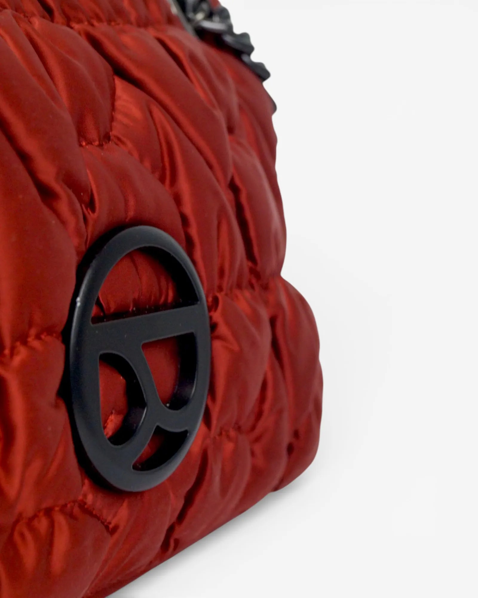 Bolso de hombro satinado