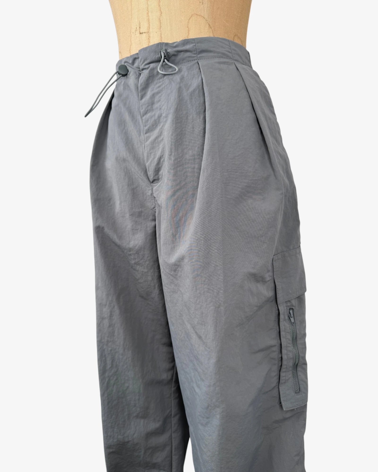 Pantalón cargo gris