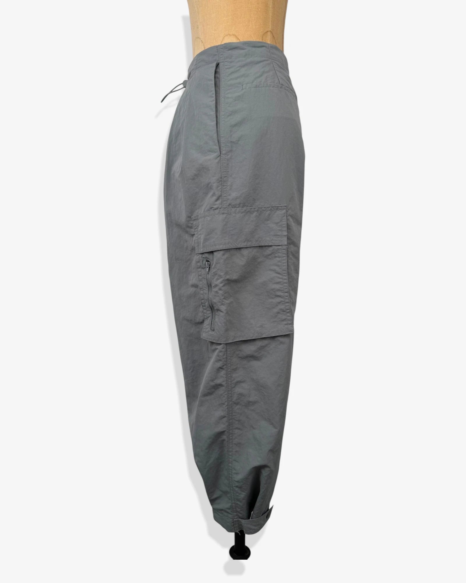 Pantalón cargo gris