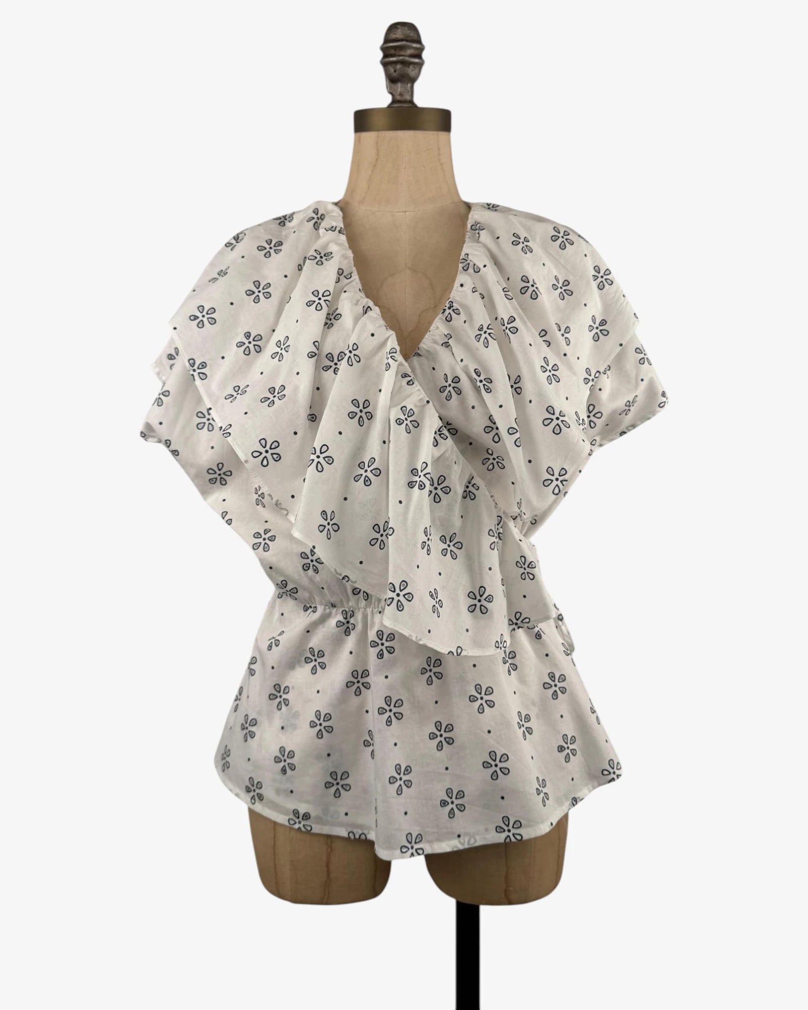 Blusa volantes blanca florecitas