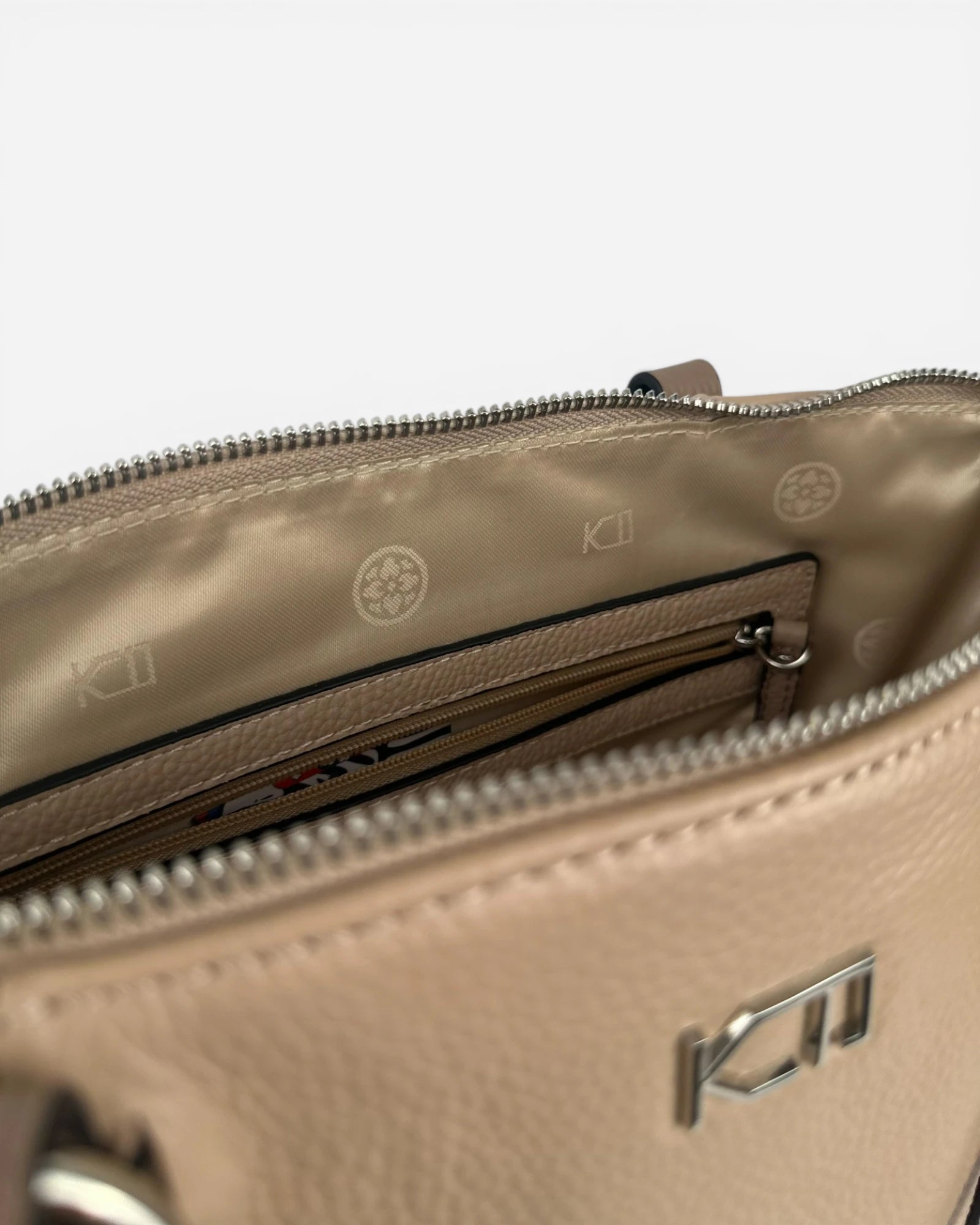Bolso de piel beige