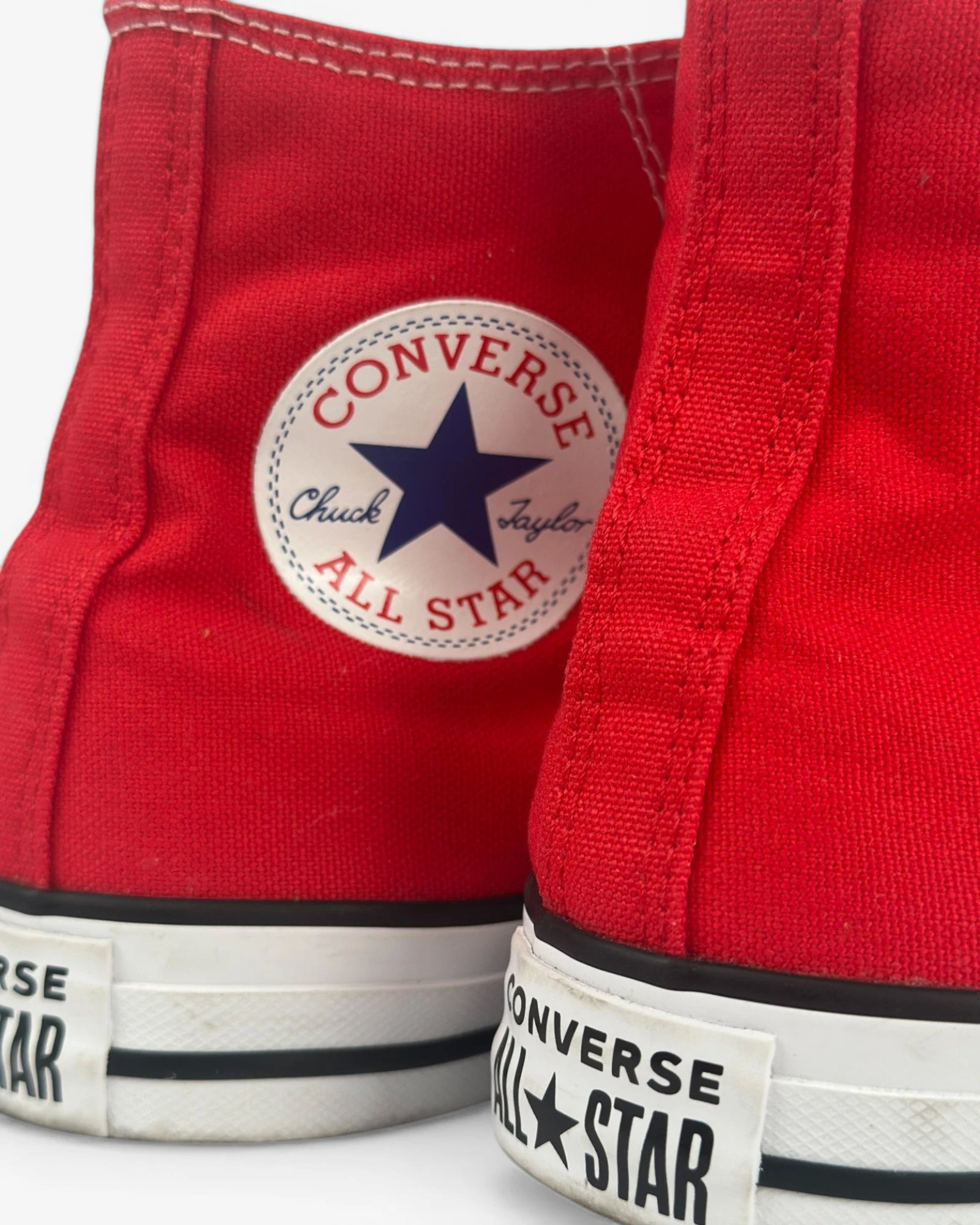 Deportivas Converse rojas