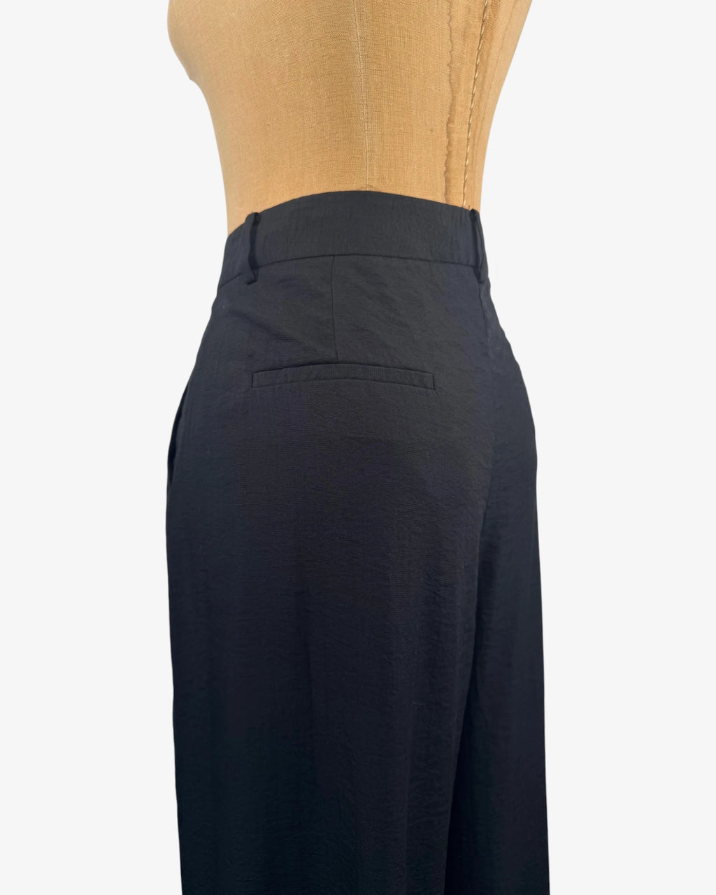 Pantalón negro pinzas