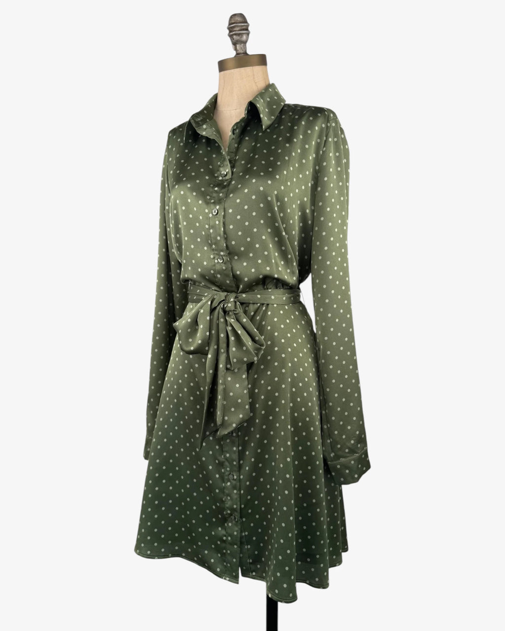Vestido verde satinado lunares