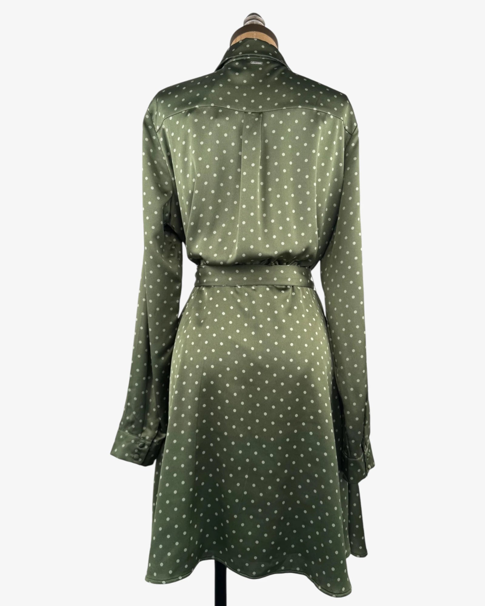 Vestido verde satinado lunares